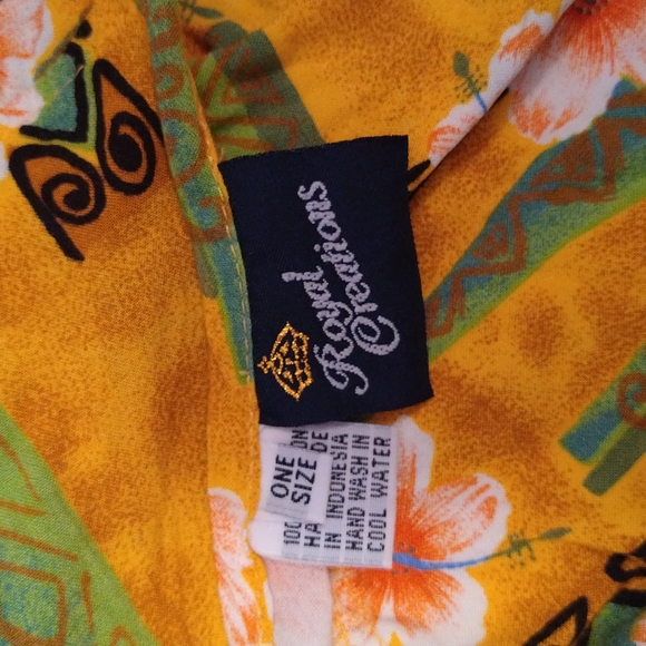 Hawaiian Floral Outfit - Picture 6 of 7